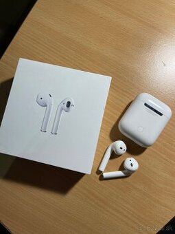 AirPods slúchadla - 1