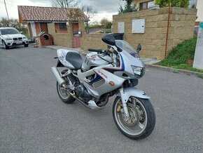 Honda VRT1000( r.v.2002 ) TOP STAV. - 1