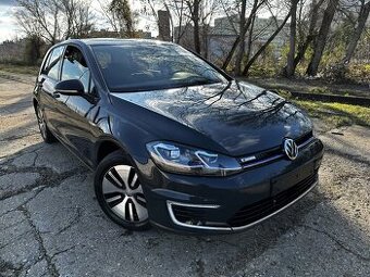 Volkswagen Golf e CCS-rychlonabijanie