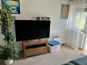 TV stolik IKEA -rozmery: dlzka 93 x hlbka 50 x vyska 57 CM