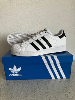 ‼️NOVÉ‼️Adidas Superstar 36 2/3