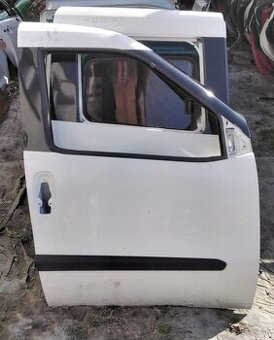 OPEL COMBO 1.6 CDTI 2016 Predám DVERE, KAPOTA, NARAZNÍK pred