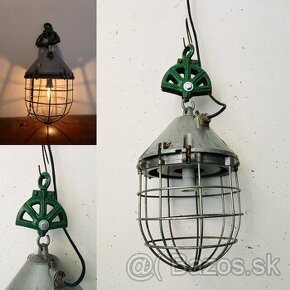 kovová retro -industrial lampa