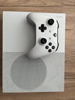 Biely Xbox One