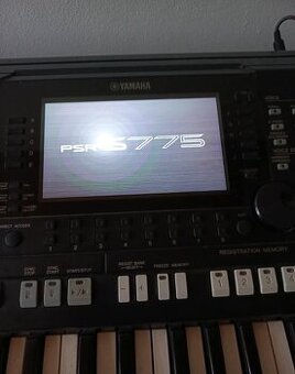 Yamaha psr s775