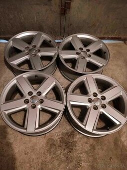 4ks alu disky orig. Jeep 5x114,3 R18 7j et40