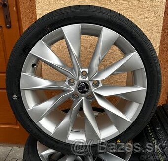 5x112 R19 8J ET45 Passat / Superb + 235/40 R19 96W XL (2024)