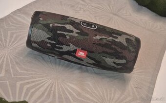 JBL Charge 4 (maskačovy)