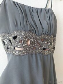 Sivo-strieborné šaty s aplikáciou - 1