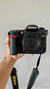 Nikon D7000