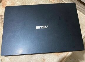 Asus e220M