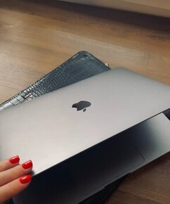 Apple MacBook Air 13" 256GB – ideálny na magisterku