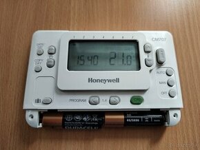 Izbovy termostat Honeywell CM707