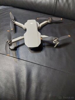 Dron dji mini SE - 1