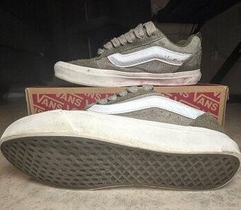 Vans tenisky