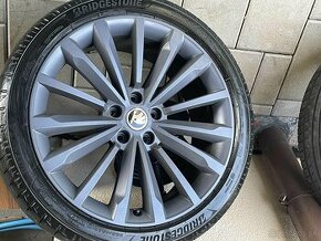 Phoenix TRINITY GRAU orig.skoda Superb3V  5x112  8j x19   ET - 1