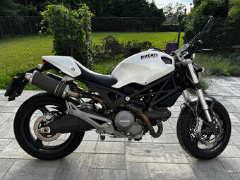 Predam Ducati Monster 696