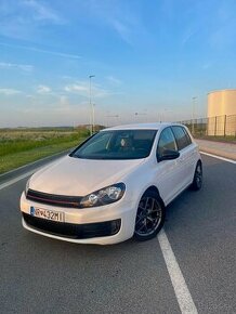 VW Golf GTI 2.0TSI DSG -aj na splátky - 1