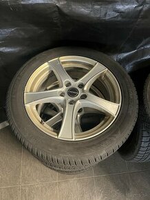 Predam zimnu sadu s rozmerom 205/55 R17