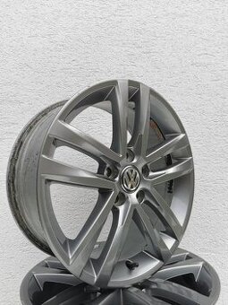 VW Original alu disky SALVADOR R17 7X17 ET49 5X112