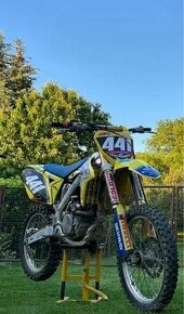 Suzuki rmz 250