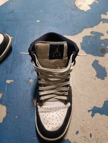 Air jordan mid 1 white metalic gold