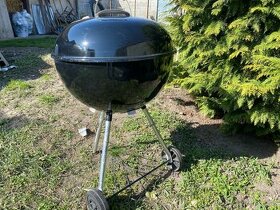 Weber gril  56cm na drevené uhlie