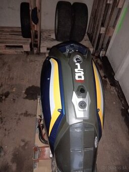 Predam lodny zavesny motor Evinrude C150FXHAA