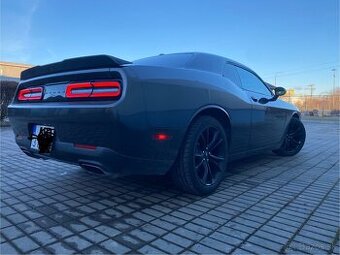 Dodge Challenger 5.7 V8 HEMI 2017 Top Stav