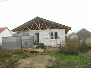 Na predaj rozostavaný 4 izb. bungalov, 532 m2, Veľké Ripňany - 1