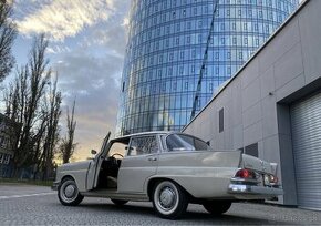 Mercedes-Benz 230S W111 Heckflosse - 1