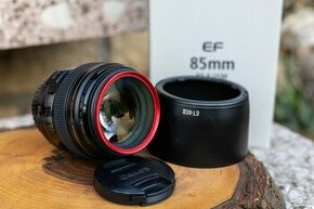 Canon EF 85mm f/1.8 USM