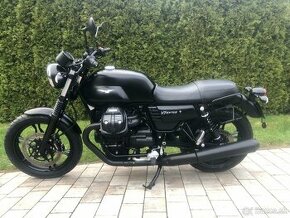 Moto Guzzi V7 III Stone - 1