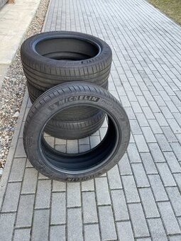 Michelin PILOT SPORT 4, 235/45 ZR 18  98Y