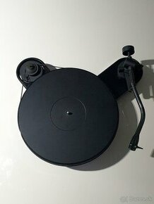 Gramofón Pro-ject RPM 3 Carbon