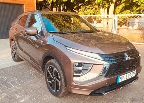 MITSUBISHI ECLIPSE CROSS 2,4i PHEV 12000km - 1