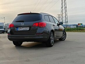 Opel Astra J