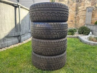 215/45 R16