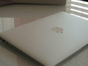 Apple MacBook Air 13” (Early - 2015)