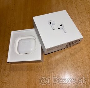 Apple AirPods 3. generácie s lightning nabíjacím puzdrom