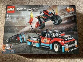 LEGO® Technic 42106 Stunt Show Truck and Bike - 1