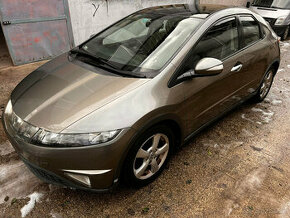 rozpredam honda civic 8g 1.8 benzin VTEC 103kw 2008 kod moto - 1