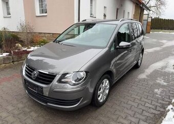 Volkswagen Touran 1,4 TSi pravid.servis ,7 míst benzín