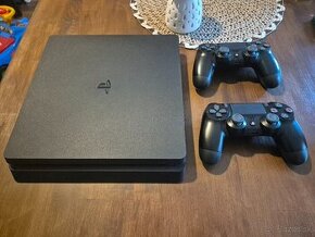 Playstation 4 slim 500 GB + 2x ovládač