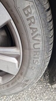 Kúpim 215/55 R16 Barum Bravuris 5 HM 93V