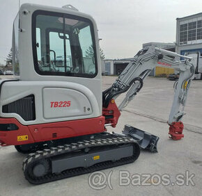 TAKEUCHI TB225 - mini bager