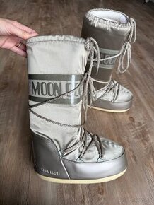 Snehule moon boot