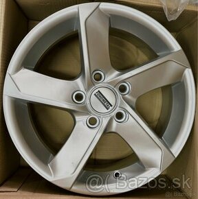 5x114,3 R16 7J  ET45 Fondmetal 7900 Glossy silver