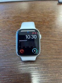 Apple Watch 4, 44 mm, silver aluminum