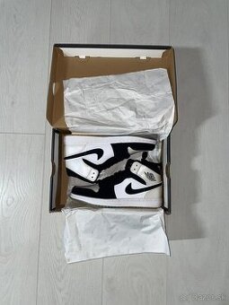 Jordan 1 Mid